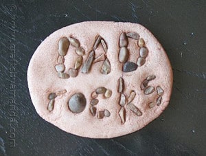dad rocks paper weight father's day craft idea with nanny